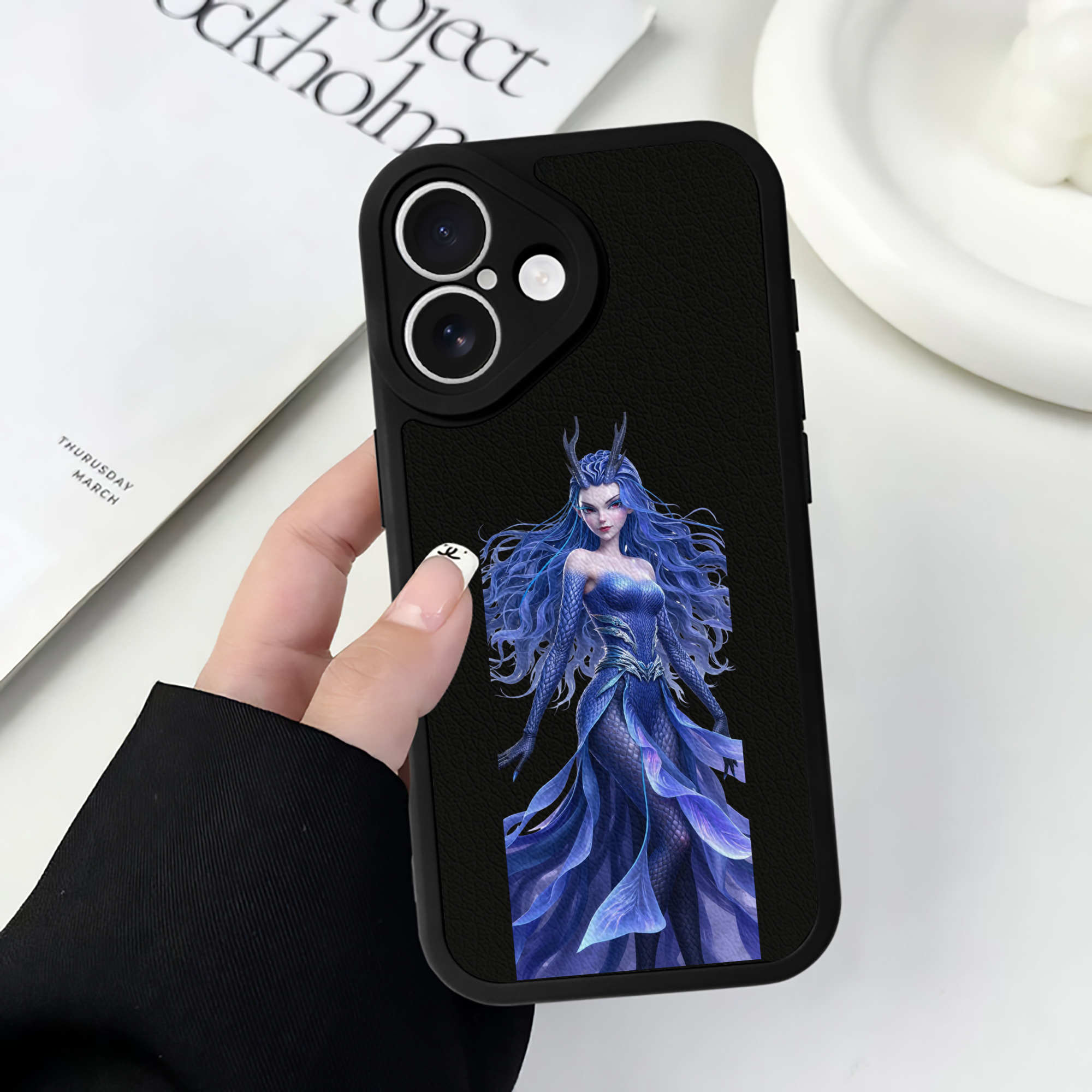 （画像用） Ne Zha 2 ナタ 魔童の大暴れ 【iPhone 16シリーズ対応】シリコンスマホケース（レザー調） 材質：シリコン